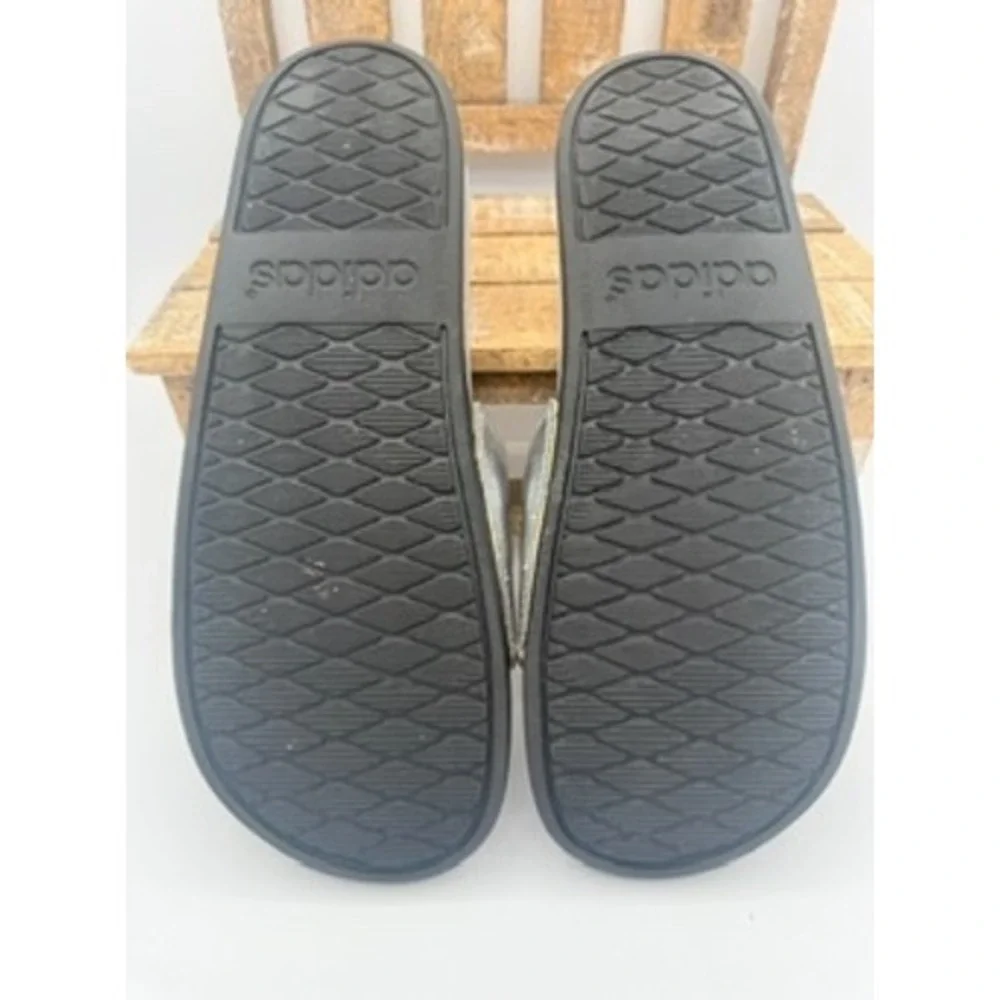Adidas Adilette Comfort Slides Mens 9 Silver Excellent Metallic Sandals‎ FW7683